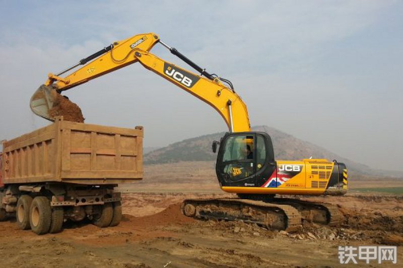 杰西博JS130LC挖掘机整机外观