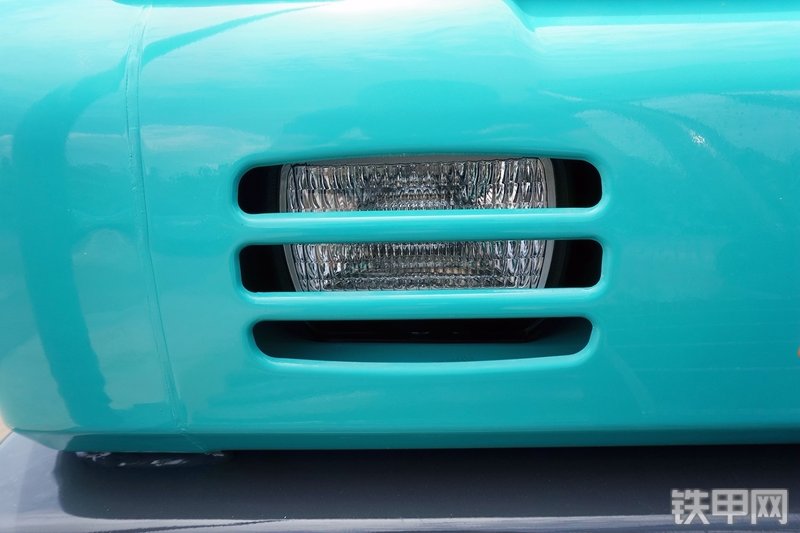 神钢SK380XD-10挖掘机局部