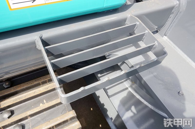 神钢SK270XD-10挖掘机局部