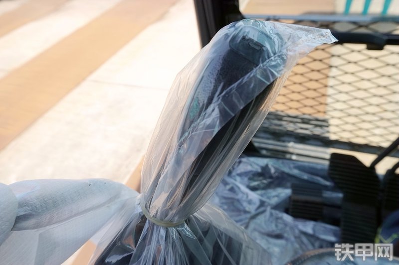 神钢SK270XD-10挖掘机局部