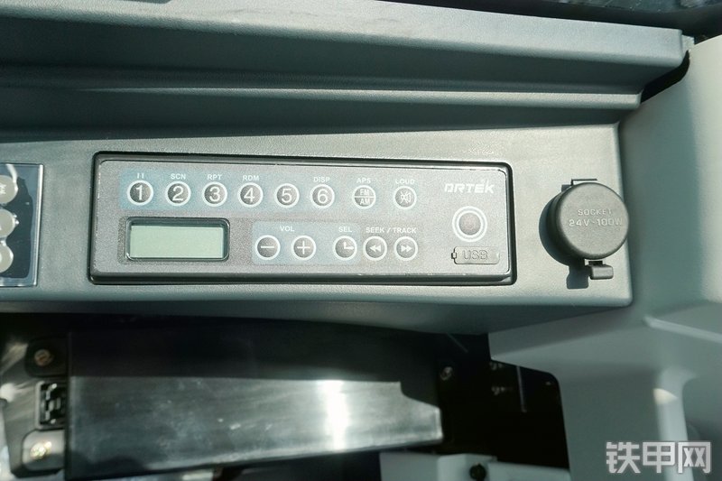 神钢SK260LC-10挖掘机局部