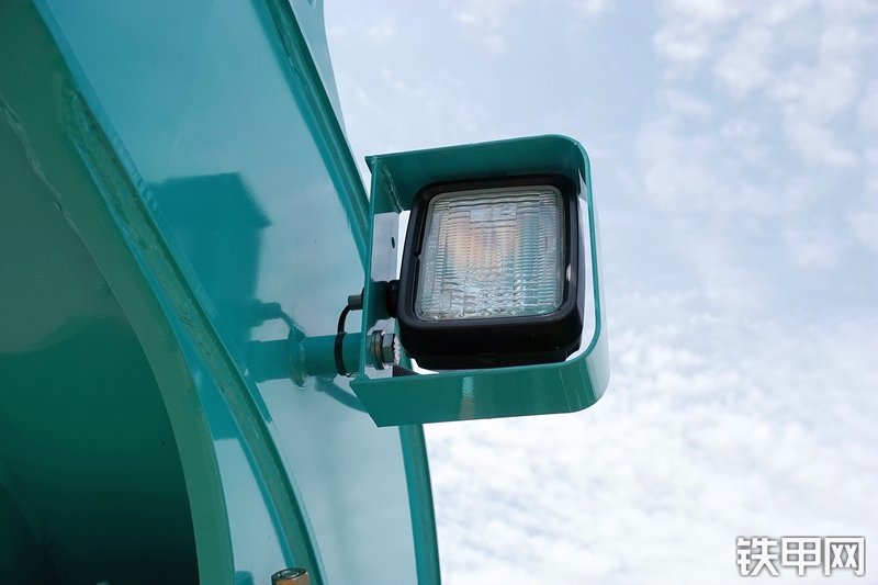 神钢SK60-8挖掘机整机外观