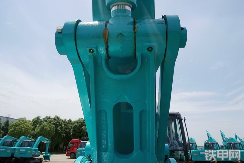 神钢SK260LC-10挖掘机局部