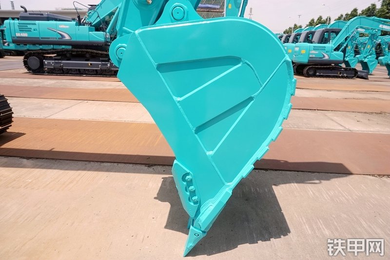 神钢SK260LC-10挖掘机局部