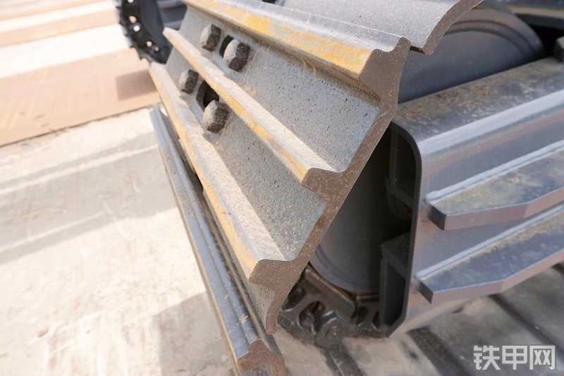 神钢SK220XD-10挖掘机局部