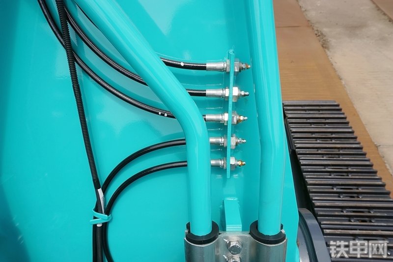 神钢SK380XD-10挖掘机局部