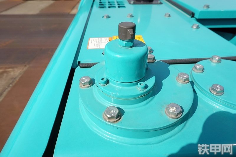 神钢SK75-8挖掘机局部