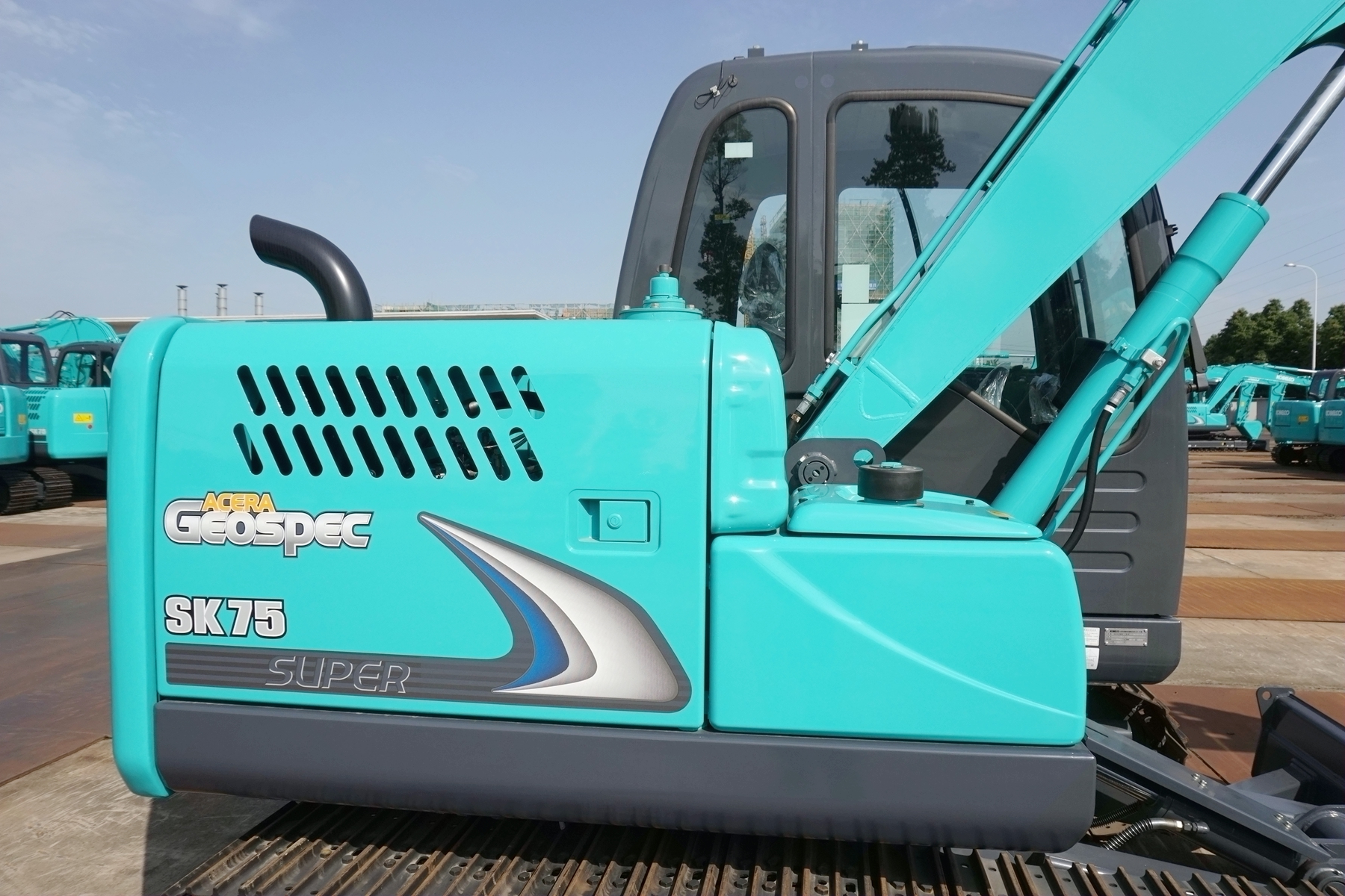 神钢sk75-8挖掘机