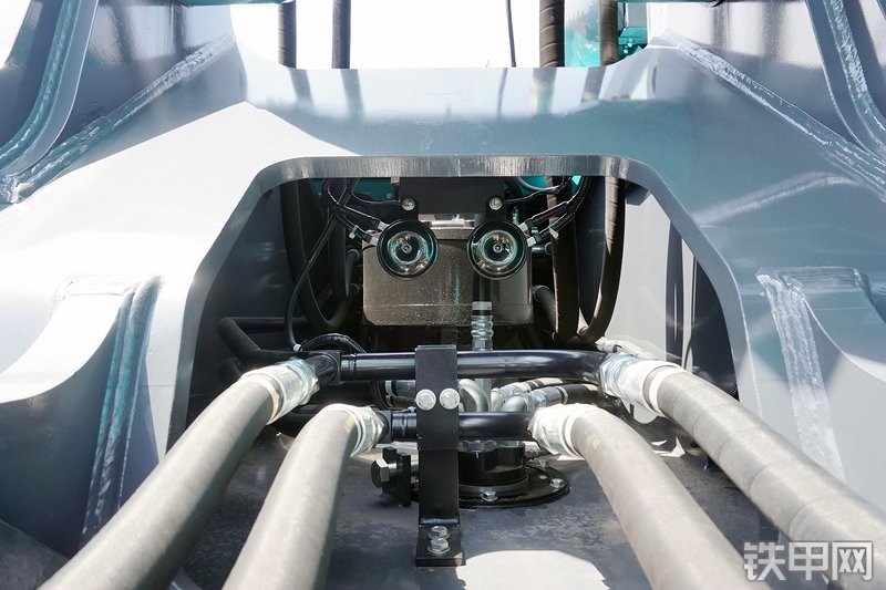 神钢SK350LC-10挖掘机局部