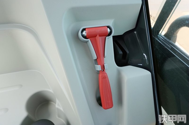 神钢SK270XD-10挖掘机局部