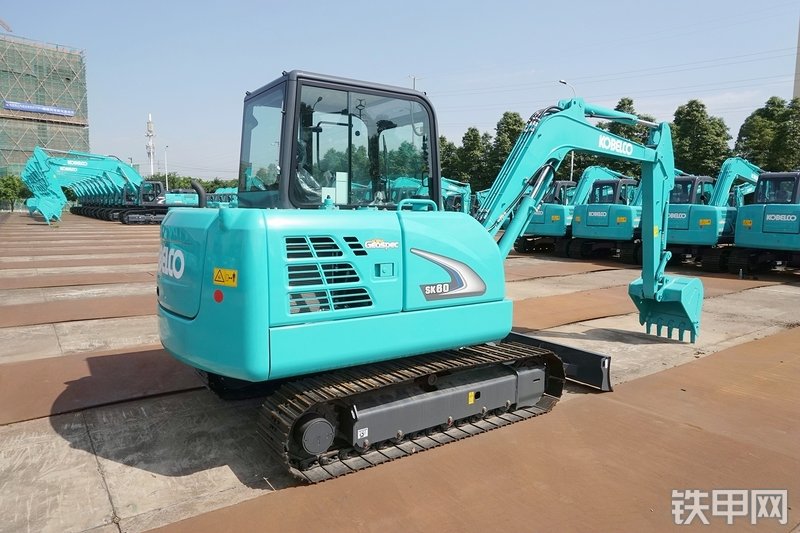 神钢SK60-8挖掘机整机外观