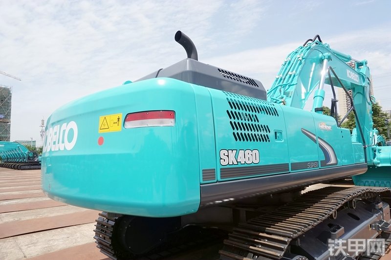 神钢SK460-8挖掘机整机外观