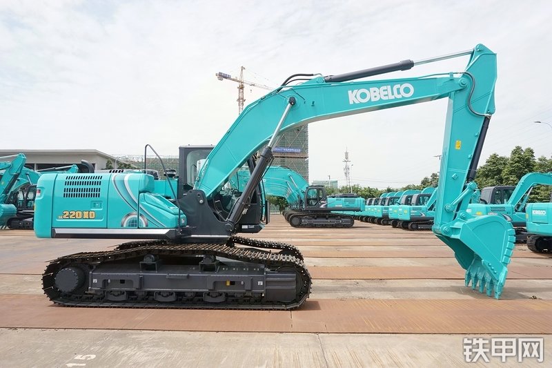 神钢SK220XD-10挖掘机整机外观