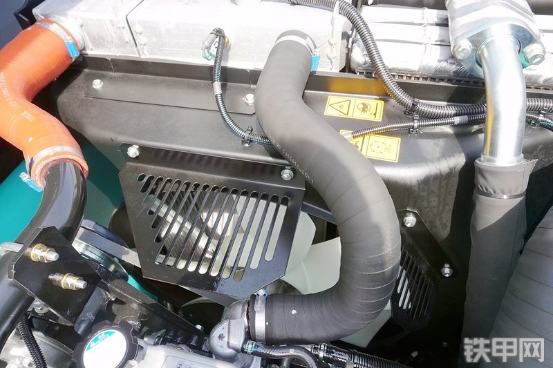 神钢SK270XD-10挖掘机局部