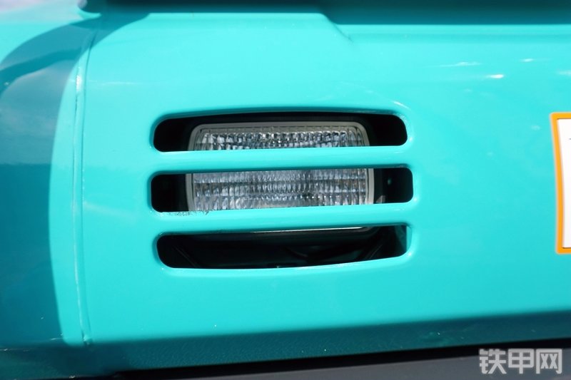 神钢SK210LC-10挖掘机局部