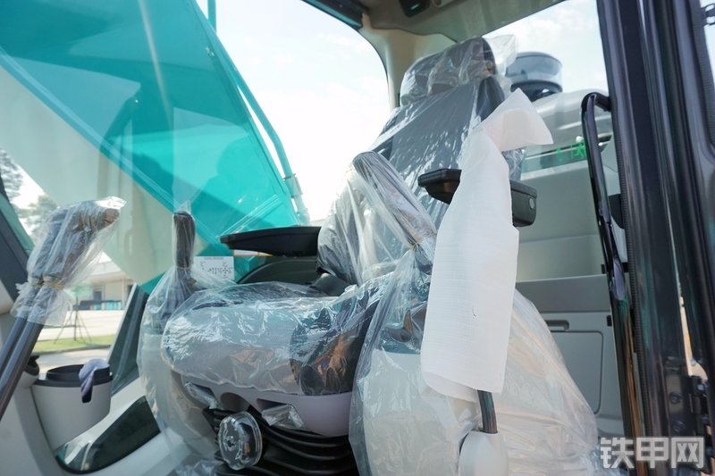 神钢SK350LC-10挖掘机局部