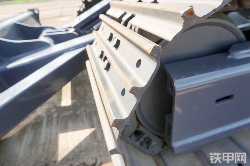 神钢SK75-8挖掘机局部