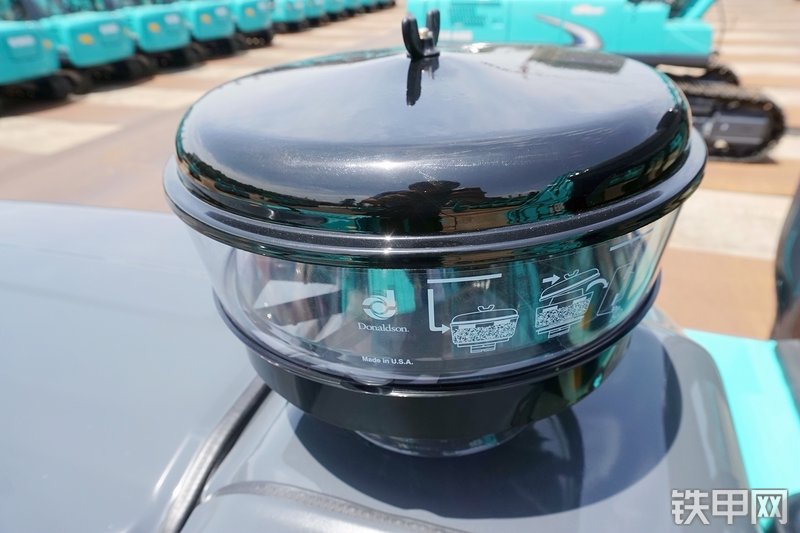 神钢SK260LC-10挖掘机局部