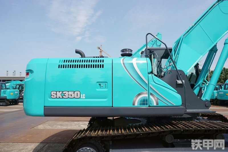 神钢SK350LC-10挖掘机整机外观