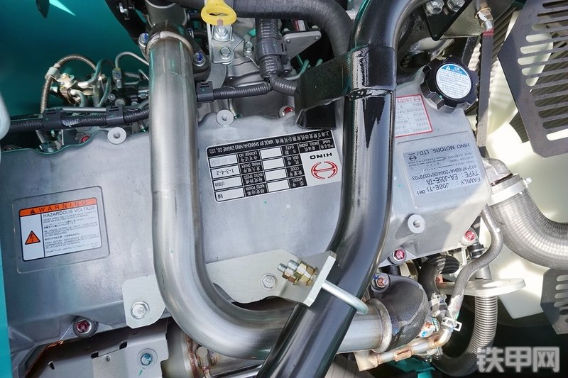 神钢SK200-10挖掘机局部