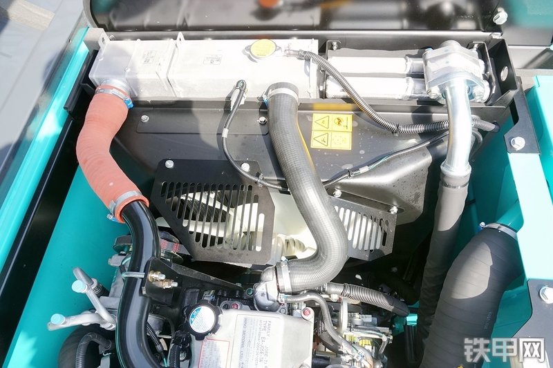 神钢SK200-10挖掘机局部