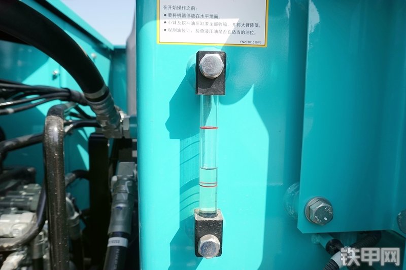 神钢SK75-8挖掘机局部