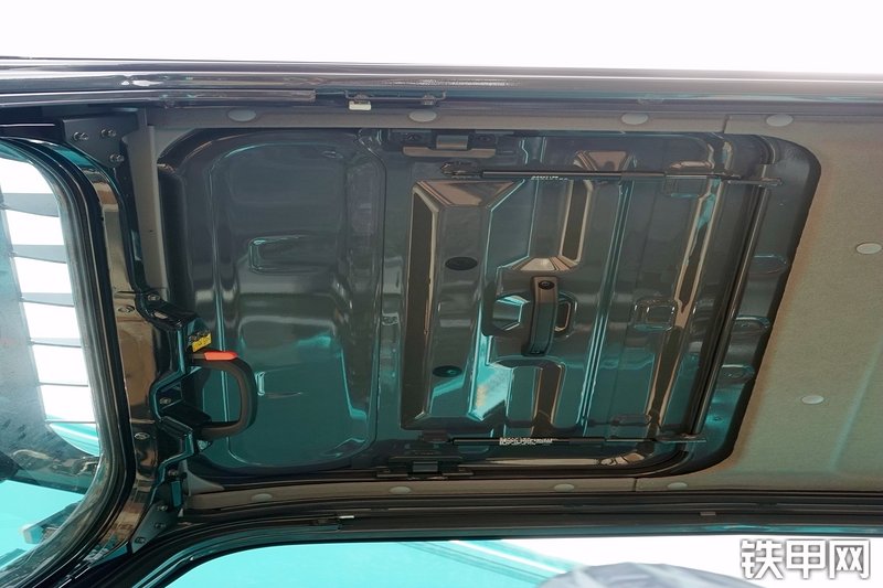 神钢SK380XD-10挖掘机局部