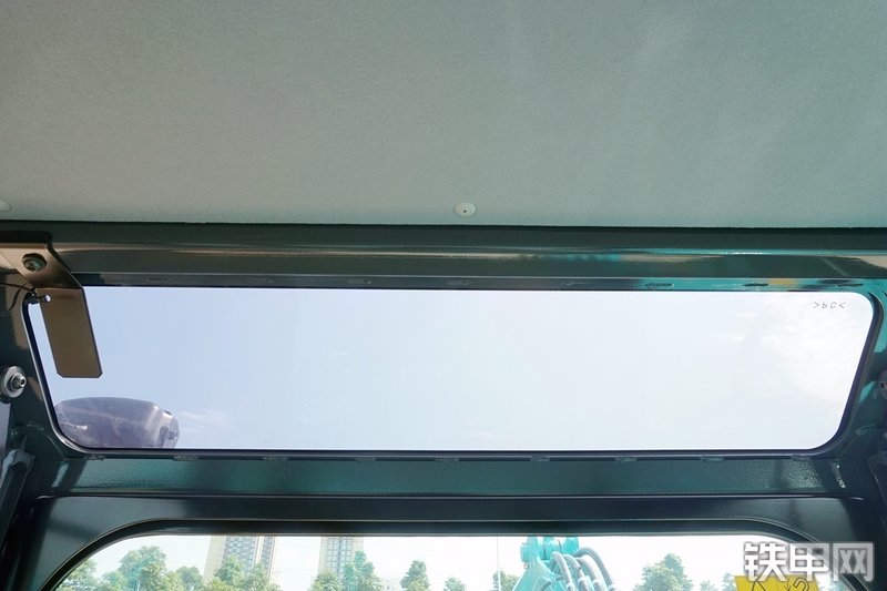 神钢SK60-8挖掘机局部