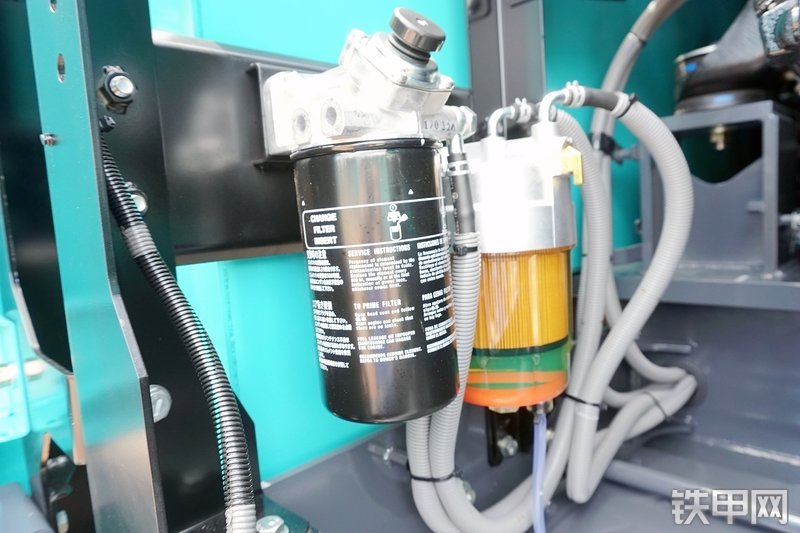 神钢SK380XD-10挖掘机局部