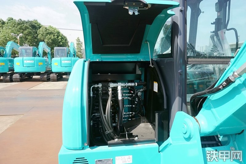 神钢SK60-8挖掘机局部