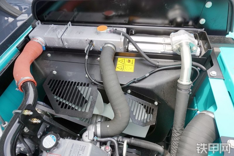 神钢SK220XD-10挖掘机局部