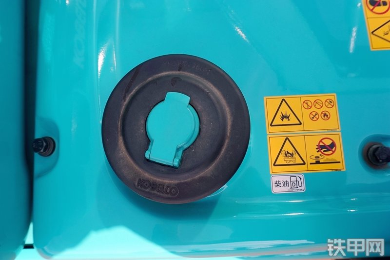 神钢SK75-8挖掘机局部