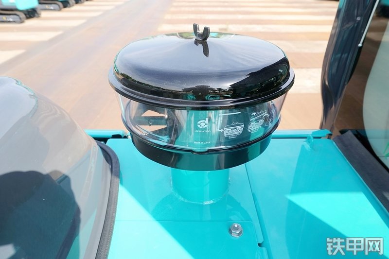 神钢SK210LC-10挖掘机局部