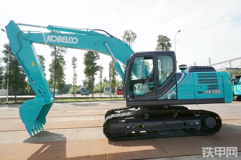 神钢SK200-10挖掘机整机外观