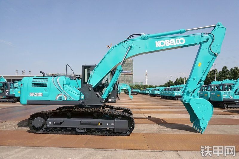 神钢SK200-10挖掘机整机外观