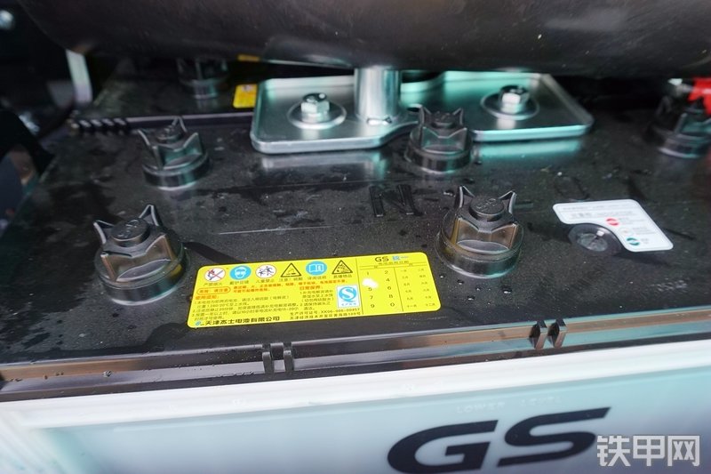 神钢SK200-10挖掘机局部