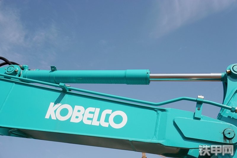 神钢SK75-8挖掘机局部