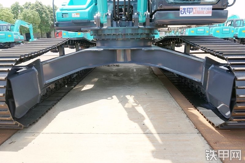 神钢SK260LC-10挖掘机局部