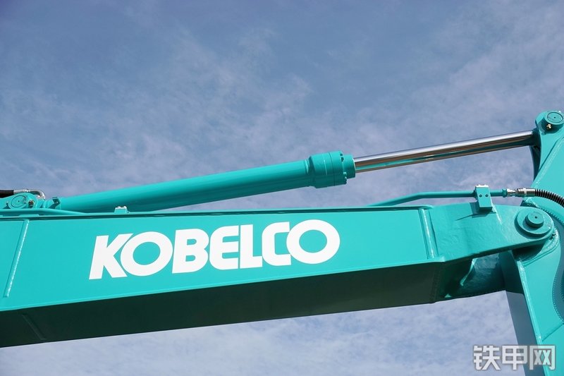 神钢SK210LC-10挖掘机局部