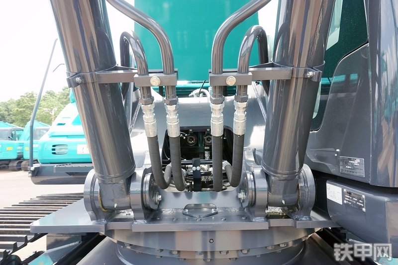 神钢SK380XD-10挖掘机局部