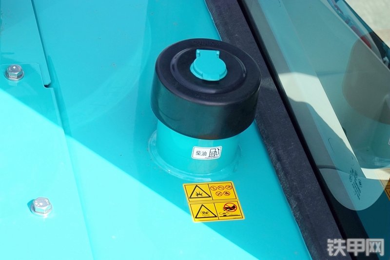 神钢SK200-10挖掘机局部