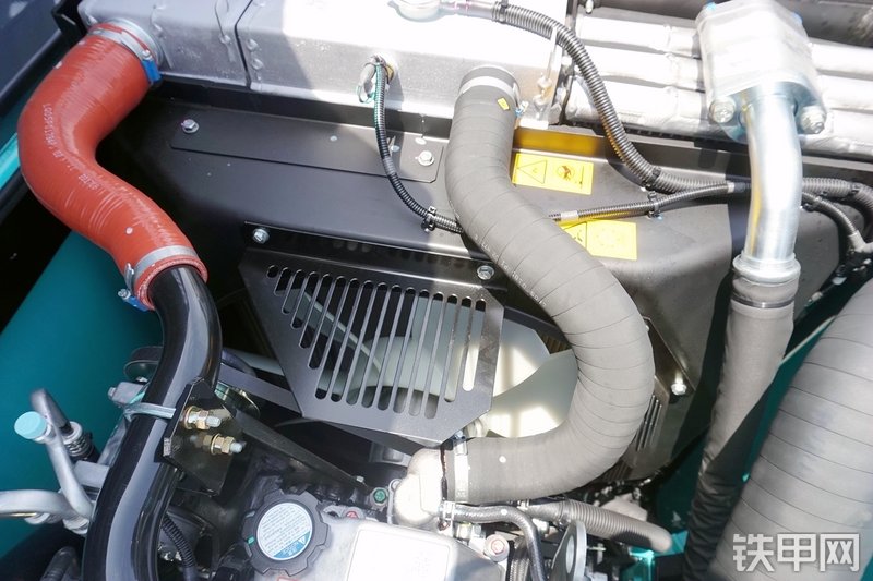 神钢SK260LC-10挖掘机局部