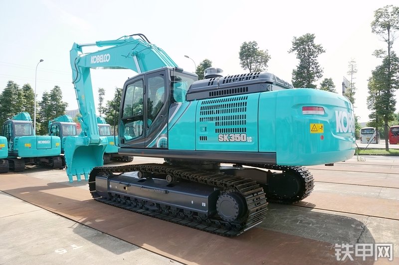 神钢SK350LC-10挖掘机整机外观