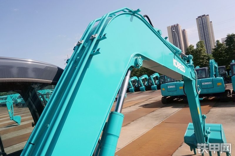 神钢SK75-8挖掘机局部