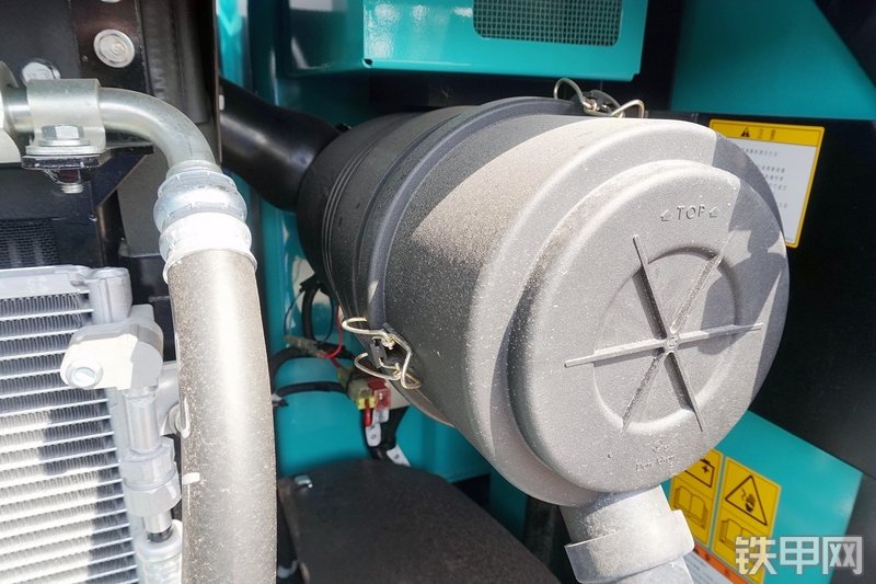 神钢SK60-8挖掘机局部