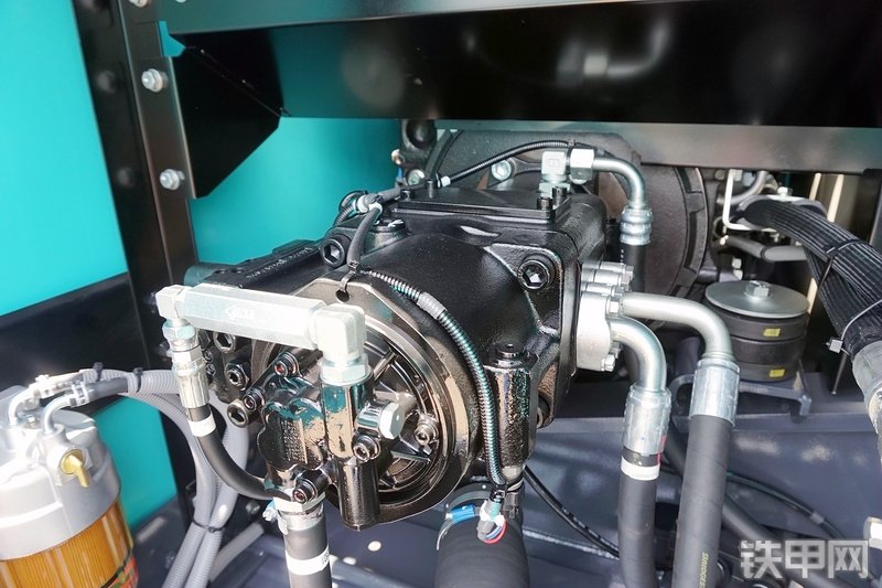 神钢SK260LC-10挖掘机局部