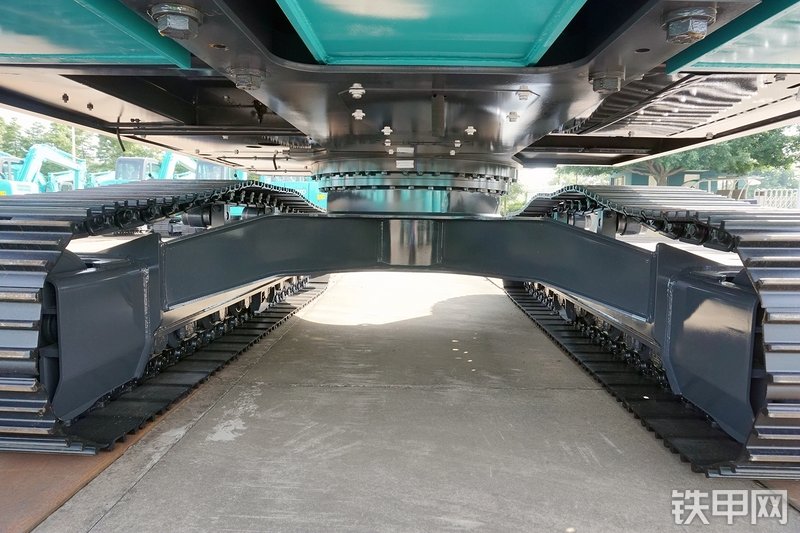 神钢SK210LC-10挖掘机局部