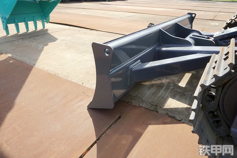 神钢SK75-8挖掘机局部