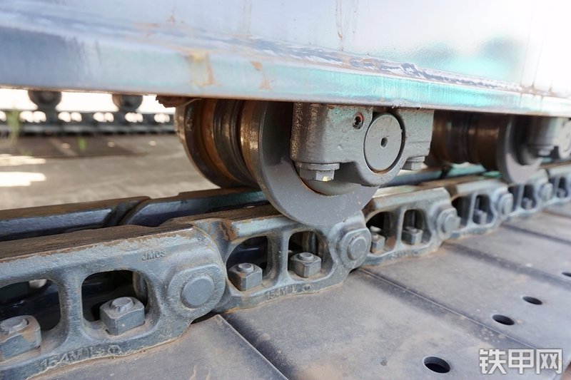 神钢SK75-8挖掘机局部