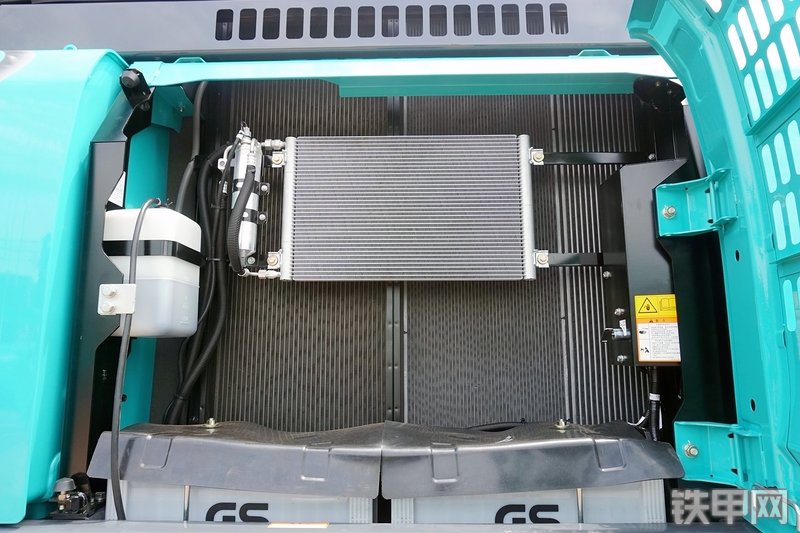 神钢SK380XD-10挖掘机局部